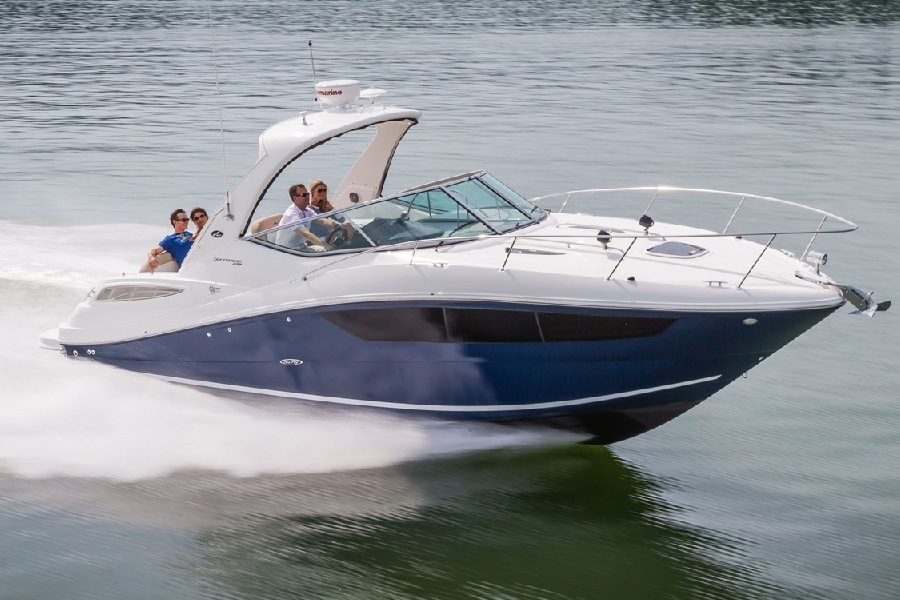 Sea Ray Sundancer 330 Yacht on Charter in Goa